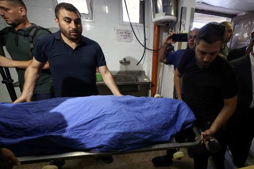 Tim dokter Palestina akan mengautopsi Aysenur Ezgi Eygi, pegiat HAM berkewarganegaraan Amerika Serikat dan Turki yang tewas di Tepi Barat. Aysenur Ezgi Eygi dicurigai dibunuh oleh penembak jitu Israel.