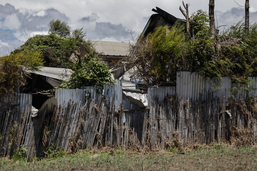 Sejumlah siswa terluka setelah kebakaran besar terjadi di sebuah sekolah putri di kota Isiolo, Kenya tengah, pada Sabtu, 7 September 2024.