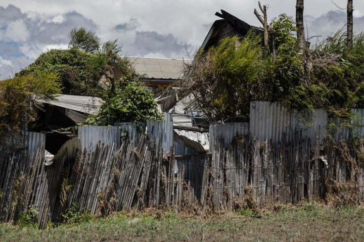 Sejumlah siswa terluka setelah kebakaran besar terjadi di sebuah sekolah putri di kota Isiolo, Kenya tengah, pada Sabtu, 7 September 2024.