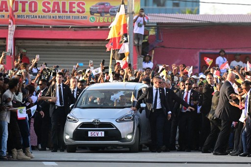 Paus Fransiskus tiba di ibu kota Timor-Leste, Dili, Senin, 9 September 2024, memulai tahap ketiga Perjalanan Apostoliknya ke Asia dan Oseania. Kedatangan Paus disambut ribuan massa.