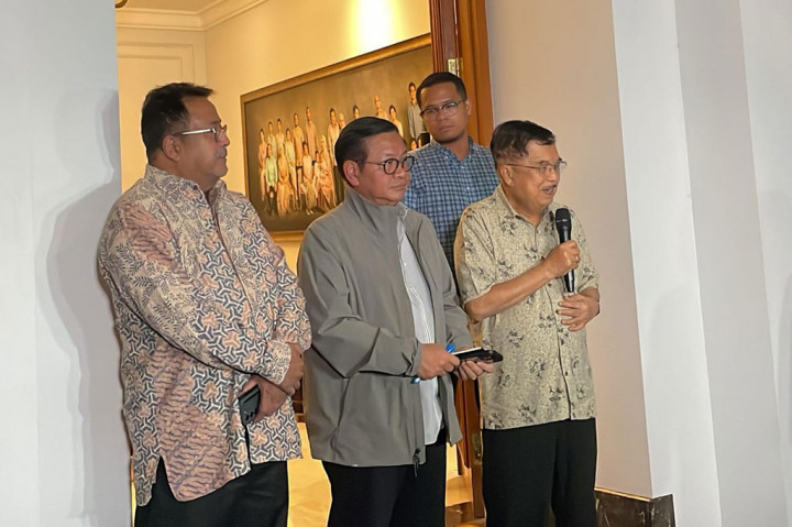 JK mengatakan bahwa Pramono sosok pekerja keras. Terlebih latar belakang pendidikan Pramono seorang insinyur.