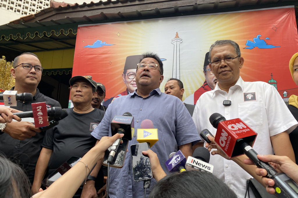 Calon Wakil Gubernur Jakarta Rano Karno menegaskan akan melanjutkan normalisasi sungai di Jakarta. Kendati demikian Rano juga menjelaskan bahwa program normalisasi sungai bukan hanya wewenang pemda.