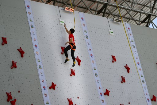 Atlet panjat tebing Kalimantan Barat Veddriq Leonardo lolos babak perempat final nomor speed world record (WR) perorangan Pekan Olahraga Nasional (PON) XXI Aceh-Sumatra Utara 2024.