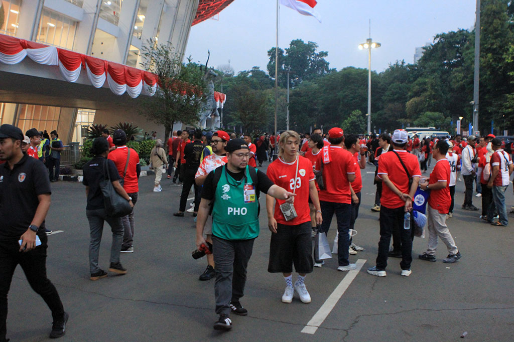 Pantauan Medcom.id, sejak pukul 16.30 suporter sudah mulai memadati kawasan Gelora Bung Karno.