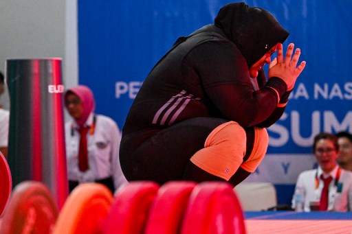 Atlet yang akrab disapa Amel itu membukukan total angkatan 248 kilogram, terdiri dari angkatan snatch 105 kilogram dan angkatan clean and jerk 143 kilogram.