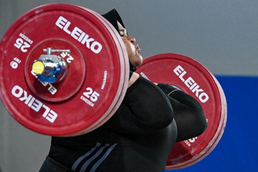 Amel mencoba untuk memecahkan rekor nasional dan PON yang sebelumnya ia pegang untuk angkatan snatch masing-masing 116 kilogram. Namun, pada PON kali ini Amel gagal saat angkatan ketiga dan harus berpuas diri dengan hanya mencatatkan angkatan snatch 105 kilogram.