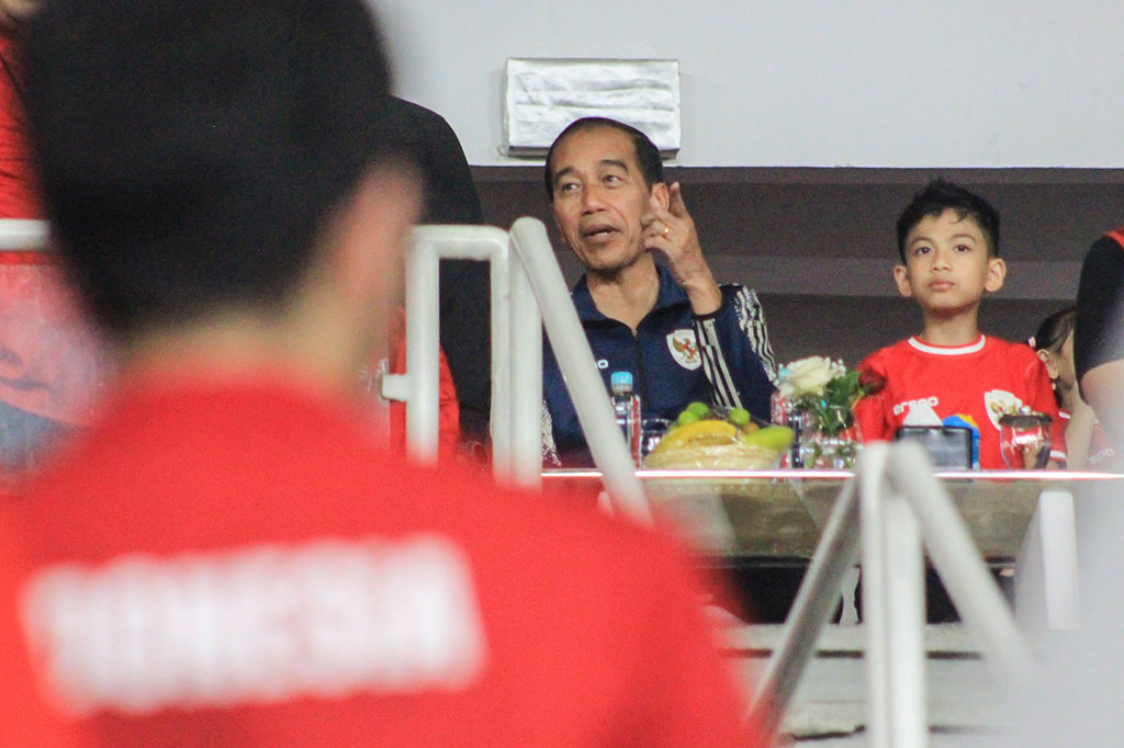 Secara khusus, Kepala Negara juga mengapresiasi penampilan kiper Timnas Indonesia Maarten Paes yang beberapa kali berhasil mematahkan peluang-peluang dari Australia. 