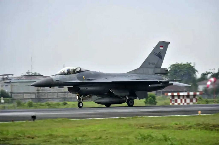 Manuver udara atau atau Air Maneuver Exercise Bilateral Fighter Interaction (AMX BFI) ke-13 tahun 2024 antara TNI Angkatan Udara dengan RSAF mengambil area latihan di Joint Training Area Lanud Roesmin Nurjadin, Pekanbaru, Riau.