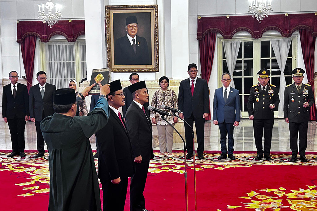 Gus Ipul menggantikan posisi Tri Rismaharini yang sebelumnya mengundurkan diri dari kursi Menteri Sosial karena maju pada Pemilihan Gubernur dan Wakil Gubernur Jawa Timur 2024.