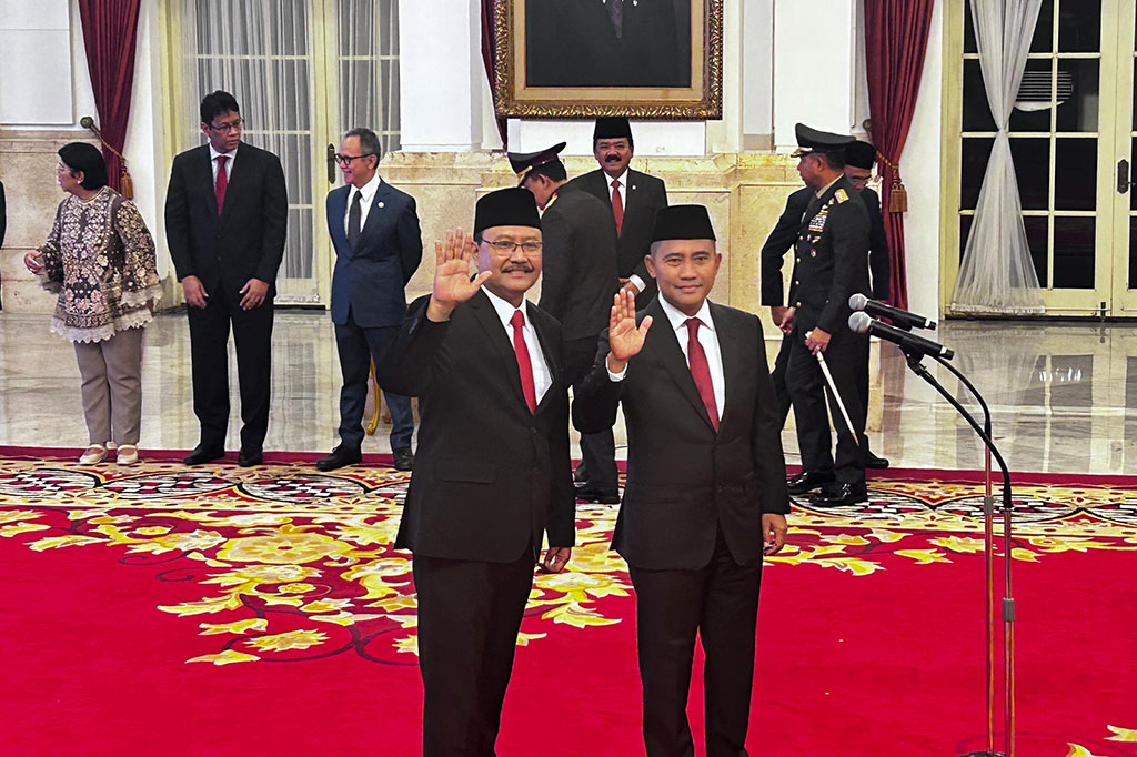 Selain melantik Gus Ipul, Presiden juga melantik Aida Suwandi Budiman sebagai anggota Dewan Komisioner Lembaga Penjamin Simpanan (LPS).