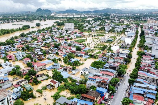 Jumlah korban tewas di Vietnam akibat Topan Yagi telah meningkat menjadi 141, kata pemerintah, Rabu, 11 September 2024, seraya memperingatkan bahwa banjir menyebabkan Sungai Merah naik dengan cepat dan mengancam menggenangi distrik-distrik di pusat kota Hanoi.