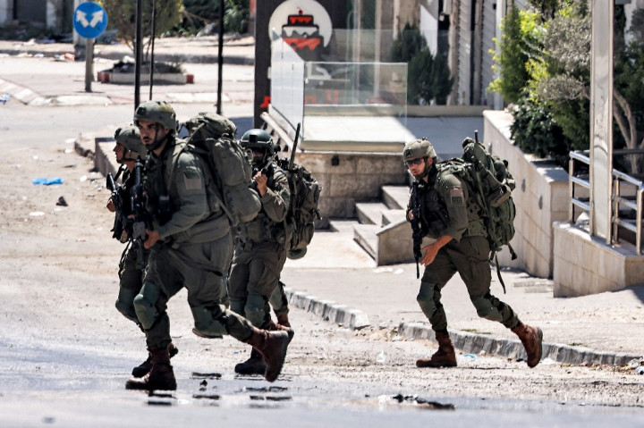 Israel meningkatkan serangan ke wilayah Palestina tak hanya di Gaza. Kementerian Kesehatan Palestina mengumumkan sedikitnya lima warga Palestina tewas dalam serangan udara Israel di wilayah utara Tepi Barat.