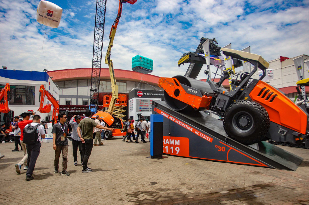 Dengan fasilitas layanan seluas 30.000 meter persegi di Bekasi, Zoomlion memastikan ketersediaan dukungan teknis dan suku cadang, untuk membantu percepatan pembangunan proyek-proyek strategis di berbagai daerah.