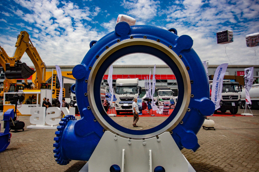 Pencapaian Zoomlion ini mempertegas posisi strategisnya dalam mendukung pengembangan infrastruktur di Indonesia, yang terus membutuhkan mesin-mesin berkualitas tinggi, seperti crane dan alat berat pertanian.