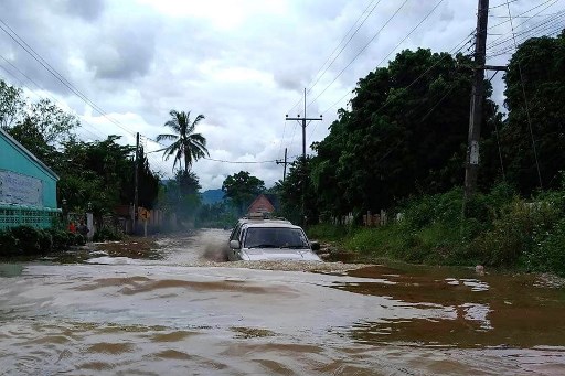 Mengonfirmasi kematian pertama terkait Yagi di kerajaan itu, Departemen Pencegahan dan Mitigasi Bencana mengatakan dua orang tewas akibat tanah longsor di Provinsi Chiang Mai, dan dua lagi di Chiang Rai, yang berbatasan dengan Myanmar.