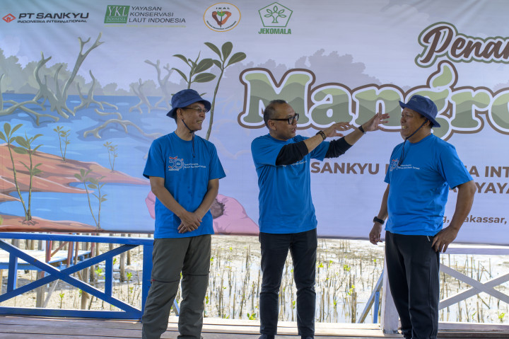 Tahun 2060 atau bahkan bisa lebih cepat, Indonesia berkomitmen mencapai net zero emission. Komitmen terlihat dengan target mengurangi emisi karbon sebesar 29 persen di tahun 2030 dengan usaha sendiri, dan 41 persen dengan bantuan internasional.