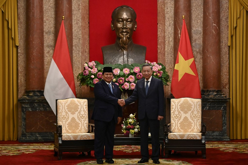 Menteri Pertahanan RI Prabowo Subianto melakukan pertemuan dengan Presiden Vietnam H.E. Tô Lâm, di Vietnam, pada Jumat, 13 September 2024.