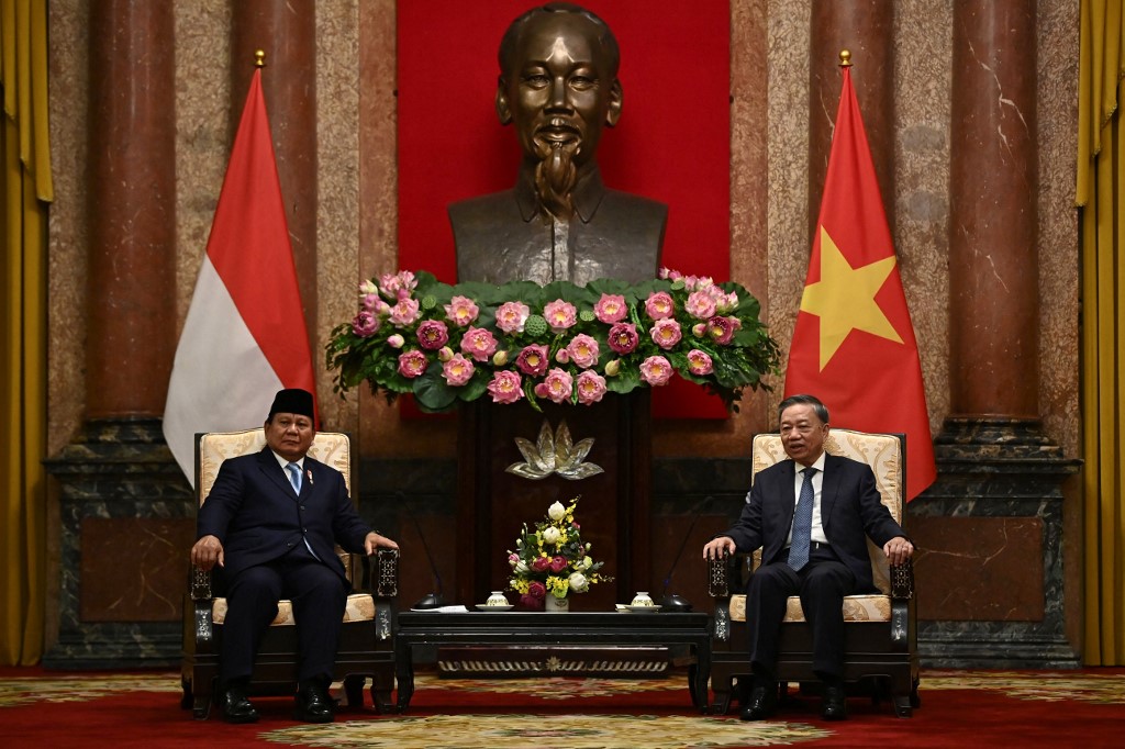 Dalam pertemuan tersebut kedua belah pihak sepakat untuk memperkuat hubungan di bidang penting lainnya seperti pertahanan dan keamanan, berbagi informasi dan berkoordinasi dalam mencegah kejahatan transnasional, dan terus bekerja sama secara erat untuk mencegah penangkapan ikan ilegal serta penangkapan ikan yang tidak dilaporkan dan tidak diatur (IUU fishing).