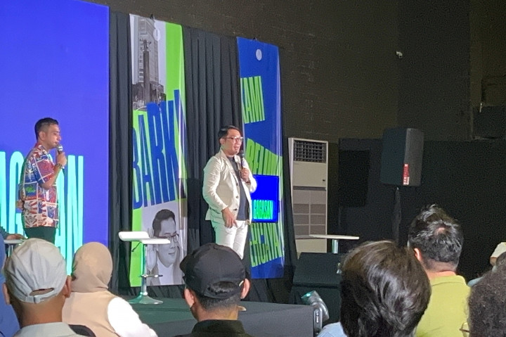 Menurut pantauan Medcom, Ridwan hadir pukul 14.00 WIB. Ia menghadiri acara tersebut dengan menggunakan pakaian serba putih.