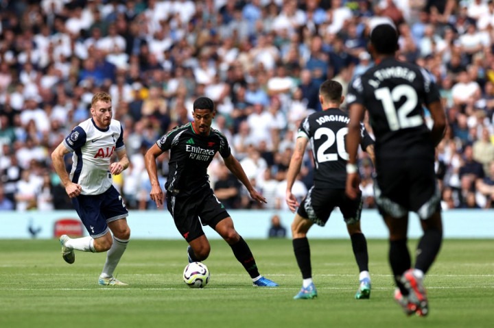 Arsenal sukses mencuri angka penuh ketika menyambangi markas Tottenham Hotspur dalam lanjutan Premier League yang digelar Minggu, 15 September 2024 malam. The Gunners menumbangkan The Lilywhites dengan skor tipis 1-0.