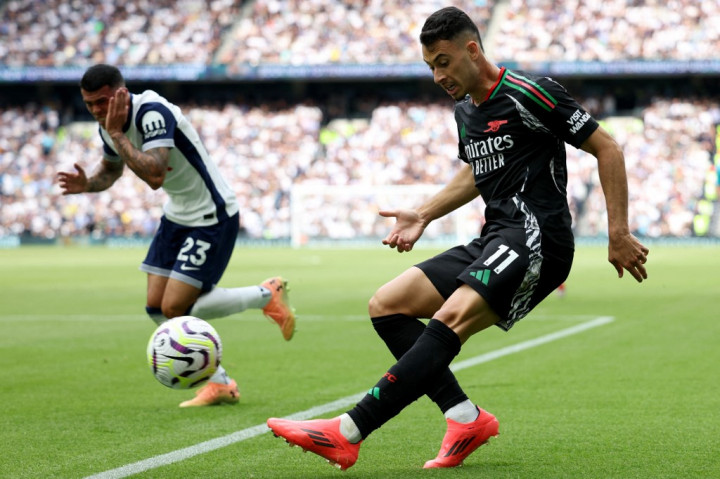 Setelah mencetak gol, Arsenal tampil lebih disiplin lagi untuk menghalau serangan-serangan Spurs. Hasilnya, skor 1-0 tetap bertahan hingga wasit meniup peluit panjang.