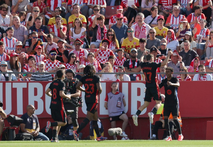 Barca tampil terbuka dengan tempo tinggi sejak menit pertama. Hasilnya terlihat pada menit ke-30 ketika Lamine Yamal membuka skor lewat sontekannya.