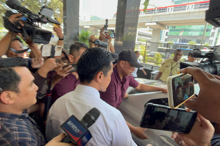 Dia menyebut kehadirannya penting untuk mengklarifikasi penggunaan pesawat jet meski bukan penyelenggara negara. Kaesang menyerahkan pembeberan informasi lainnya ke KPK. “Untuk lebih lanjutnya bisa ditanyakan ke KPK untuk lebih detilnya dan lebih lanjutnya,” ujar Kaesang.