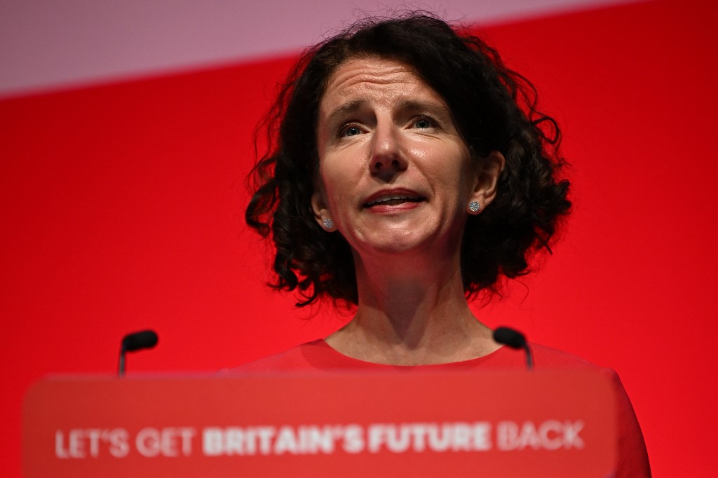 Menteri Pembangunan Inggris Raya, Anneliese Dodds menyatakan keinginan pemerintahannya untuk bekerja sama dengan pemerintahan baru Indonesia. Inggris baru saja mengganti pemerintahannya dan Indonesia pun akan segera melantik Presiden dan Wakil Presiden terpilih pada Oktober nanti.