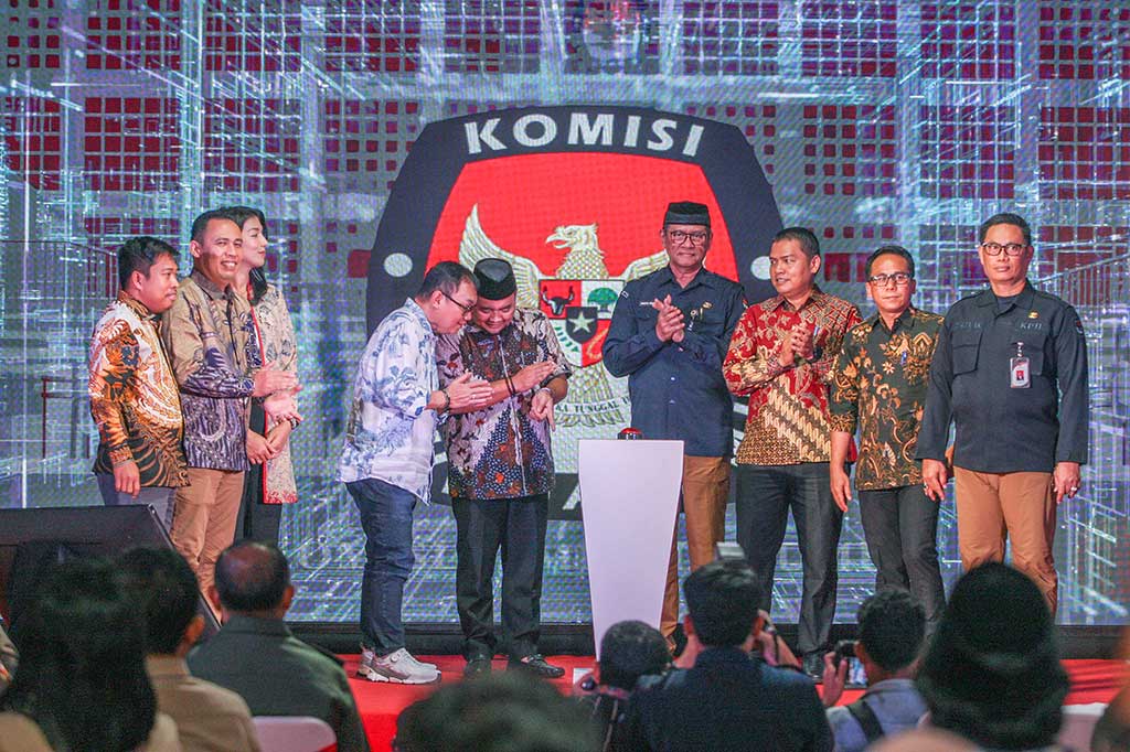 Afif menjelaskan rekrutmen anggota KPPS Pilkada 2024 ini juga akan dilengkapi dengan tes kesehatan. Selain itu, akan ada sedikit perubahan honorarium anggota KPPS Pilkada 2024 dibandingkan dengan honorarium Pemilu 2024.