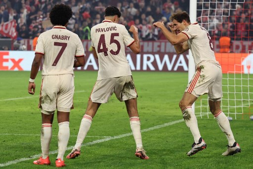 Juru gedor baru Muenchen Michael Olise melesakkan dua gol dan tiga gol tambahan masing-masing dibuat Raphael Guerreiro, Leroy Sane dan Leon Goretzka.