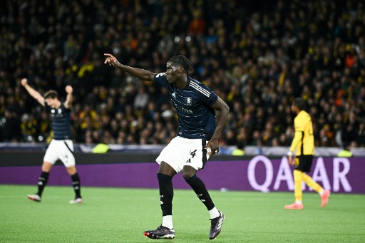 Paruh kedua, lagi-lagi gol Aston Villa dibatalkan VAR, kali ini dari lesakan Jhon Duran. Namun, Villa mampu memastikan kemenangan setelah Amadou Onana melesakkan gol pada menit ke-86 memanfaatkan assist Youri Tielemans.