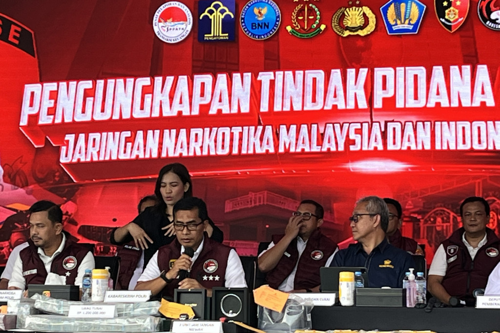 Direktorat Tindak Pidana Narkoba Bareskrim Polri menyita aset seorang bandar narkoba jaringan Malaysia-Indonesia Hendra Sabarudin dari pengungkapan kasus tindak pidana pencucian uang (TPPU). Nilai aset yang disita mencapai Rp221 miliar.