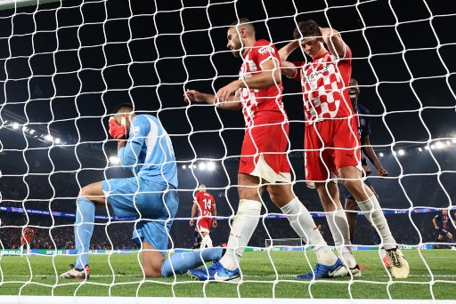 Gol berawal dari tendangan mendatar bek kiri PSG Nuno Mendes ke arah gawang Girona yang berusaha ditangkap Gazzaniga.