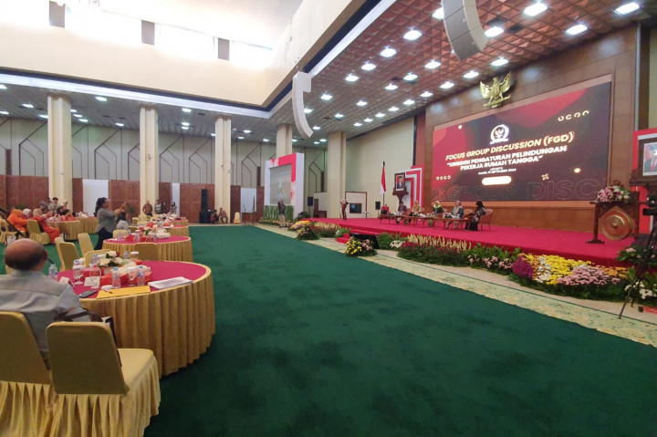 Wakil Ketua DPR Sufmi Dasco Ahmad mengatakan pihaknya terbuka bila sejumlah elemen masyarakat memberikan masukan terhadap RUU PPRT. Khususnya dari akademisi, penggiat, aktivis, dan stakeholder lain yang memiliki perhatian khusus terhadap isu perlindungan terhadap pekerja rumah tangga.