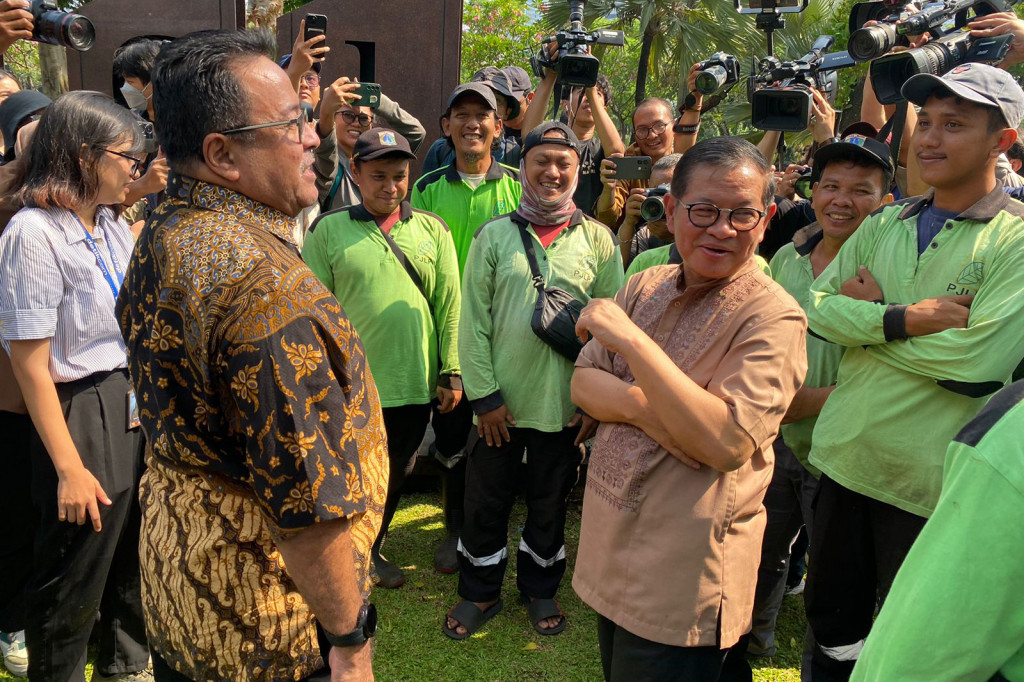 Pramono juga memuji peninggalan Ahok yang lain yaitu Kalijodo. Pramono menilai hal ini luar biasa lantaran dari tempat yang negatif menjadi bisa bermanfaat bagi masyarakat.