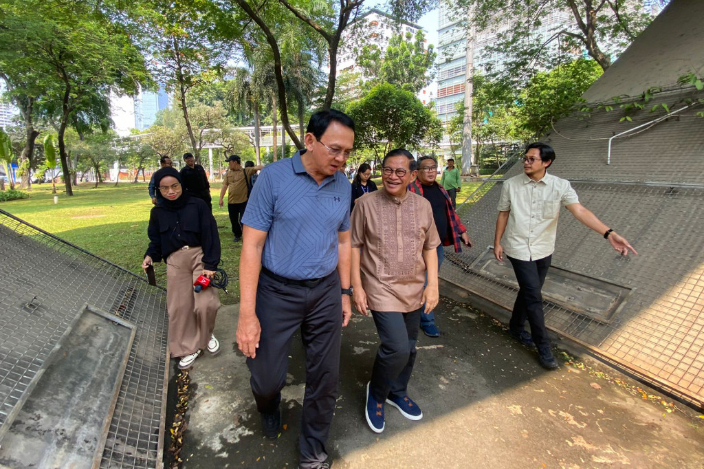 Pasangan Calon Gubernur dan calon Wakil Gubernur Jakarta Pranomo-Rano bertemu dengan mantan Gubernur Jakarta Basuki Tjahaja Purnama (Ahok) di Simpang Susun Semanggi. Pramono menilai Semanggi adalah legacy yang baik untuk Jakarta.