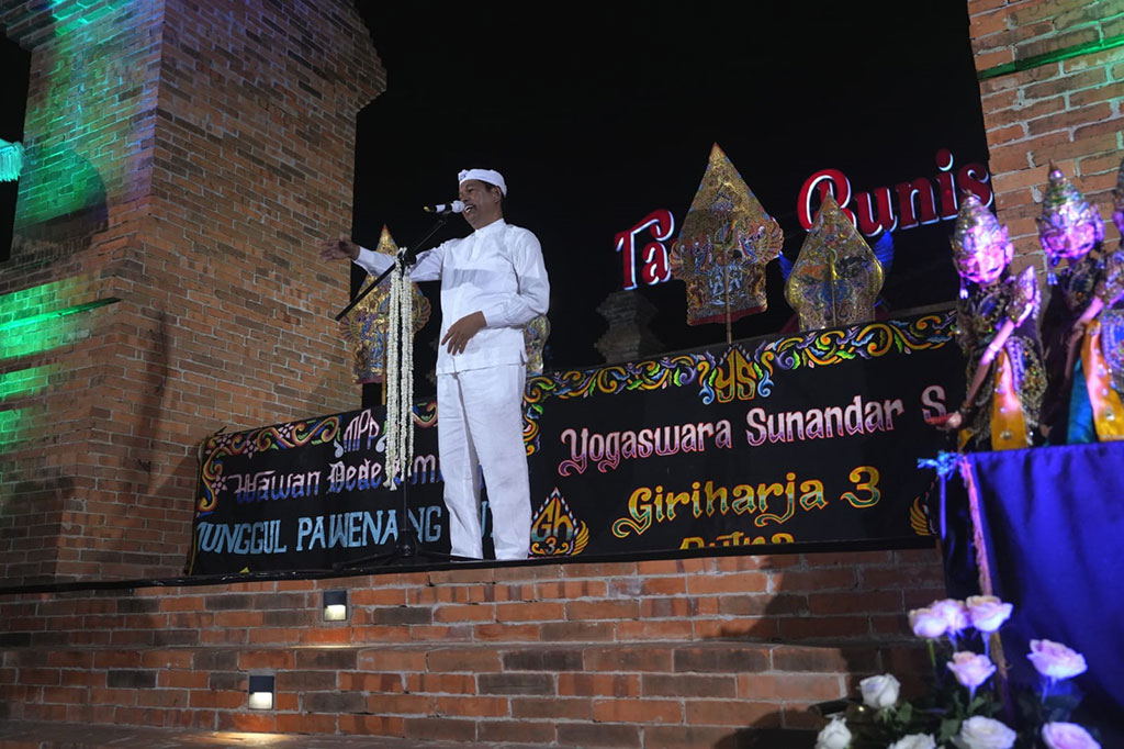 Dedi Mulyadi menyebutkan penunjukan Sule sebagai jubir tim pemenangan didasarkan pada pertimbangan strategis untuk meraih suara. Sebagai komedian terkenal dan populer di kalangan masyarakat, kubu Dedi Mulyadi-Erwan Setiawan ingin membangun narasi politik yang menggembirakan dan menyenangkan melalui peran Sule.