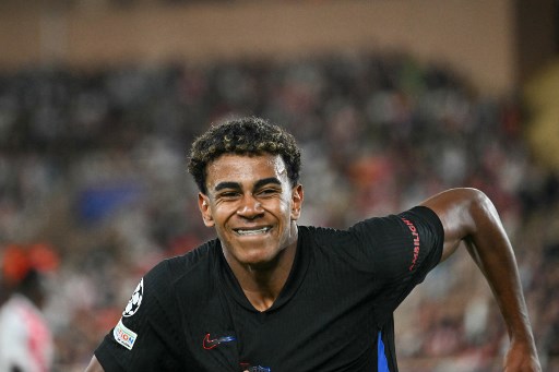 Namun, Blaugrana tak menyerah begitu saja dan berhasil membalas lewat gol Lamine Yamal yang menuntaskan umpan Marc Casado pada menit ke-28. Itu merupakan gol perdana Yamal di Liga Champions.