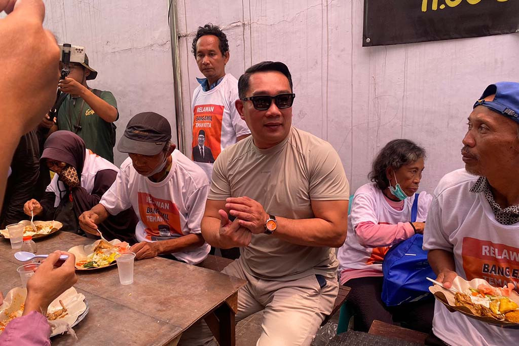 “Semua yang sifatnya ibadah tidak harus selalu dari Anggaran Pendapatan dan Belanja Daerah (APBD) saya sudah buktikan. Kalau yang muslim namanya zakat,” kata Ridwan Kamil di kawasan Warakas, Tanjung Priok, Jakarta Utara, Jumat, 20 September 2024.