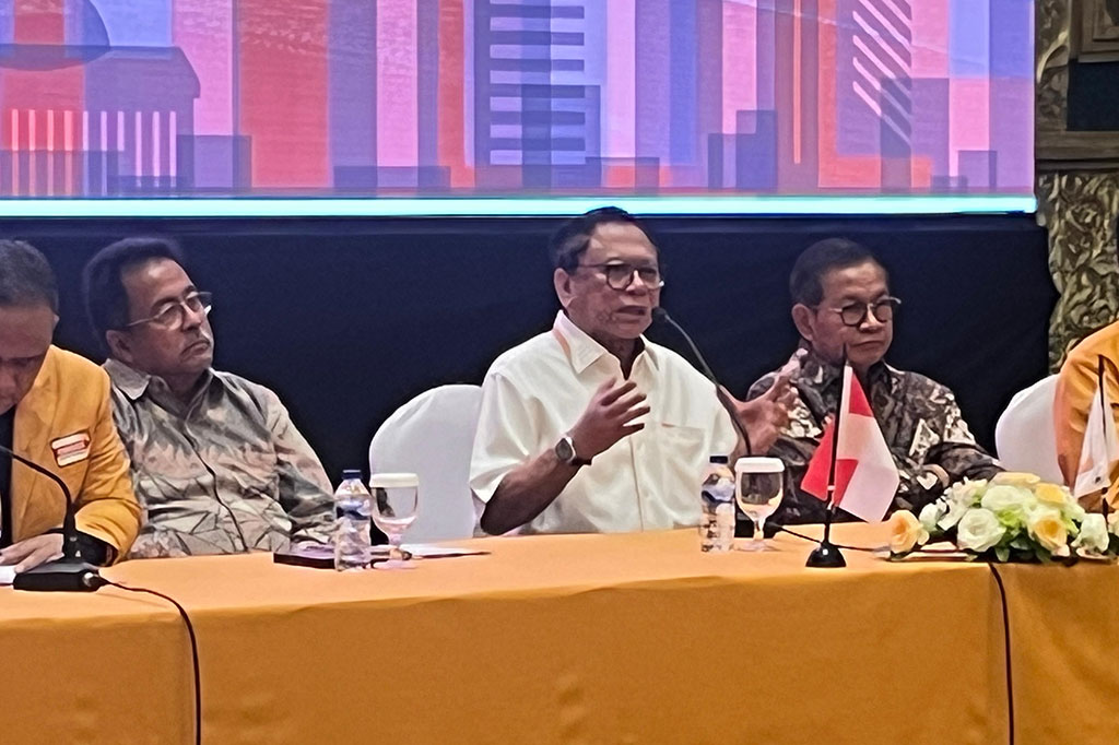 “Wah kami memang mendukung mereka sepenuh hati,” tutur Ketua Umum DPP Partai Hanura, Oesman Sapta, di Jakarta Selatan, Sabtu 21 September 2024.