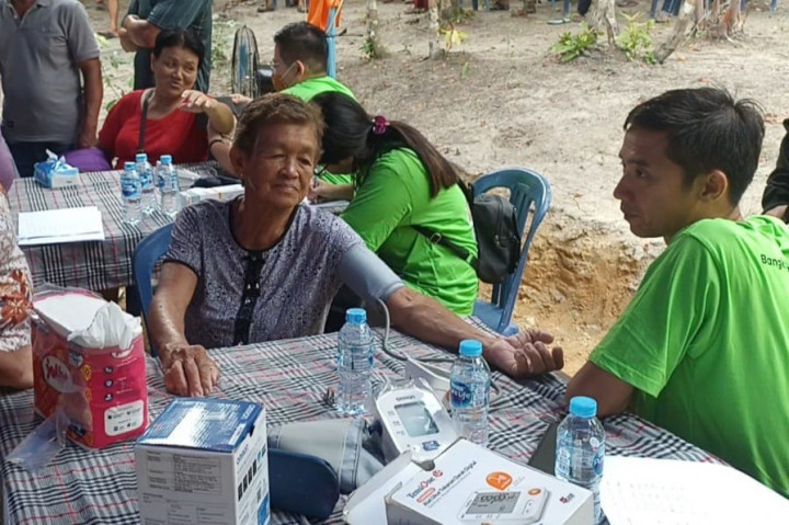 Ratusan lansia di Desa Rebo, Kabupaten Bangka, Provinsi Bangka Belitung (Babel), lakukan cek kesehatan gratis di Bukit Sakbuk.