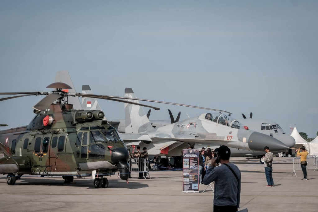 Menparekraf pun menyampaikan apresiasi kepada penyelenggara Bali International Air Show dan berharap penyelenggaraan di tahun depan bisa lebih banyak mendapat dukungan termasuk promosi di bawah koordinasi Kemenko Marvest. 