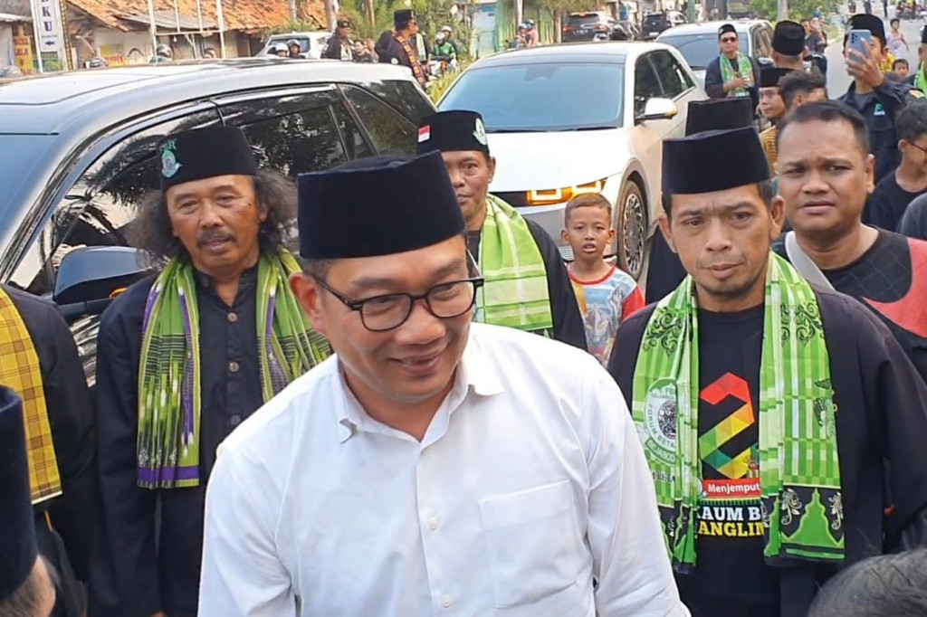Calon gubernur (cagub) Jakarta 2024, Ridwan Kamil (RK), ditantang untuk memprioritaskan budaya betawi. Hal ini disampaikan saat sowan ke Ketua Umum Forum Betawi Rempug (FBR), Lutfi Hakim.