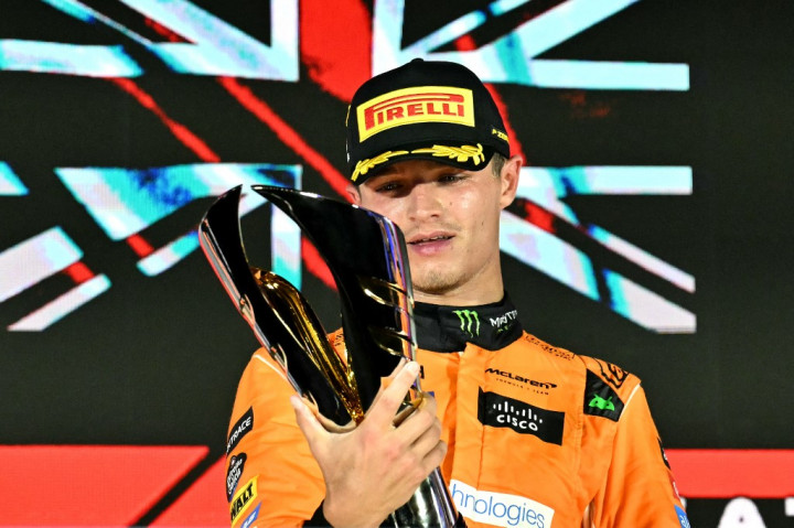 Kemenangan ini membuat Norris terus memangkas jaraknya dengan Verstappen di puncak klasemen dengan selisih 52 poin.