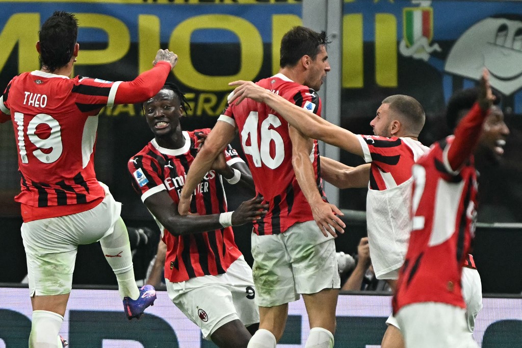 Bek Matteo Gabbia mengemas gol untuk mengamankan kemenangan 2-1 AC Milan atas tuan rumah, Inter Milan, pada pertandingan Liga Italia di Stadion San Siro, Milan, Senin, 23 September 2024 dini hari WIB.