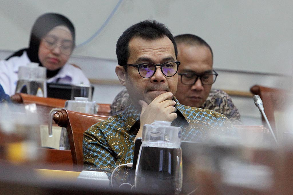 Dia menjelaskan bahwa rapat tersebut merupakan rapat untuk menindaklanjuti raker Komisi I DPR pada 20 Juni 2024 terkait serangan siber yang melanda PDNS 2 sejak 17 Juni sehingga mengakibatkan gangguan layanan publik yang signifikan.