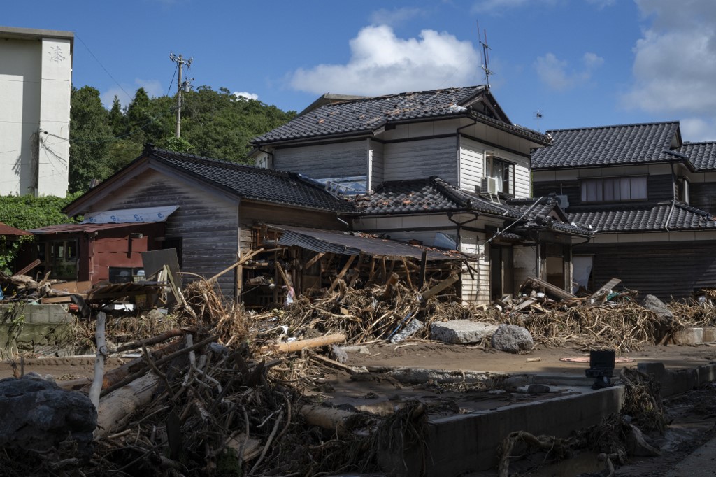 Wilayah ini juga dilaporkan masih belum pulih dari gempa berkekuatan 7,5 skala Richter yang terjadi pada awal tahun ini, di mana merobohkan bangunan, memicu gelombang tsunami dan memicu kebakaran besar.