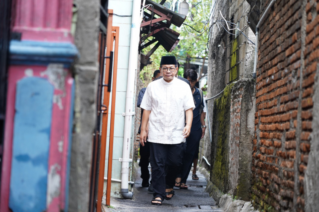 Calon gubernur (cagub) Pramono Anung menemui dua ulama besar, Kiai Machdum dan Kiai Dimyati Umar. Keduanya merupakan ulama dari Jakarta Timur.