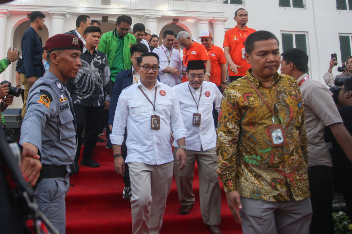 Kemudian, penandatanganan deklarasi kampanye damai juga diikuti oleh perwakilan partai pengusung, tim kampanye, dan pendukung.