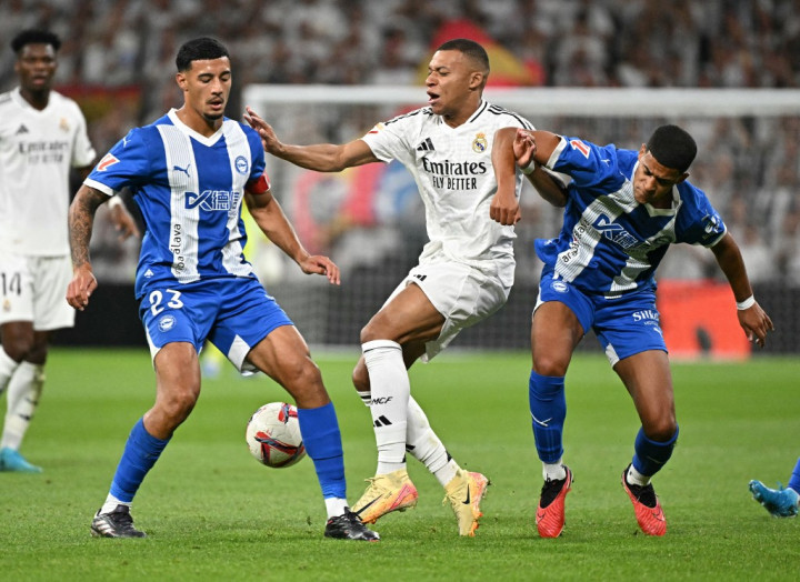 Unggul tiga gol membuat Madrid mengendurkan tekanan sehingga Alaves bisa leluasa membangun serangan. Mereka bisa memperkecil skor jadi 1-3 pada menit ke-85 lewat Carlos Benavidez.